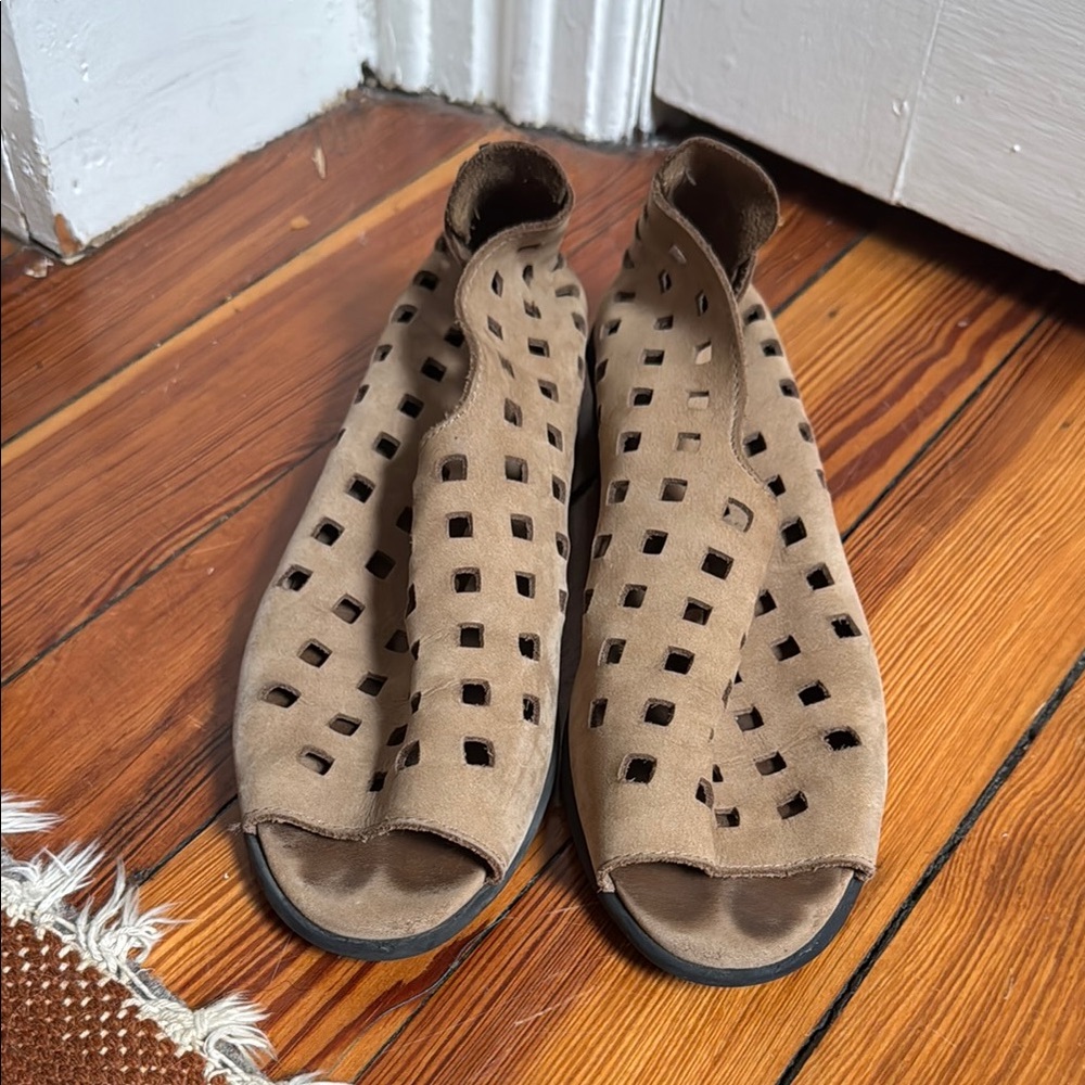 Arche Drick Sandals in Camel